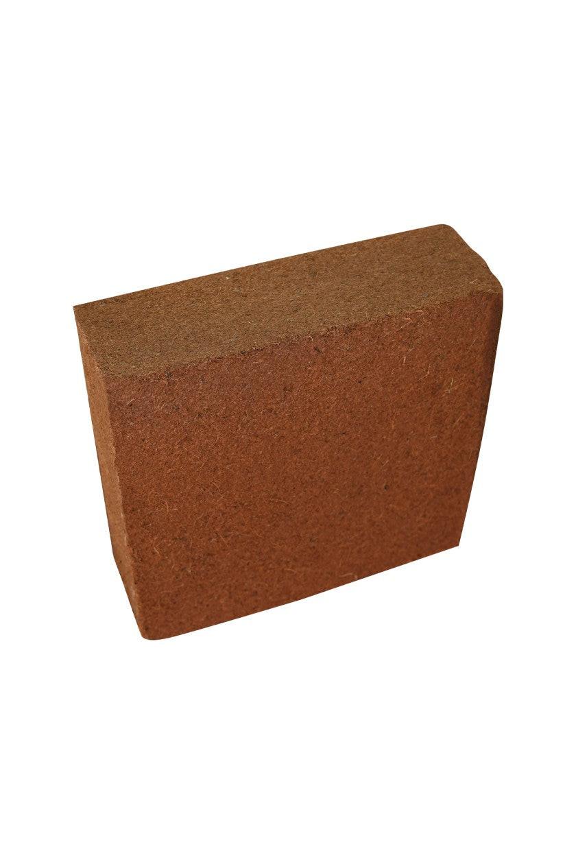 Go4ganics premium low EC washed cocopeat block for plant growing media, showing a compact, textured coconut fiber block.